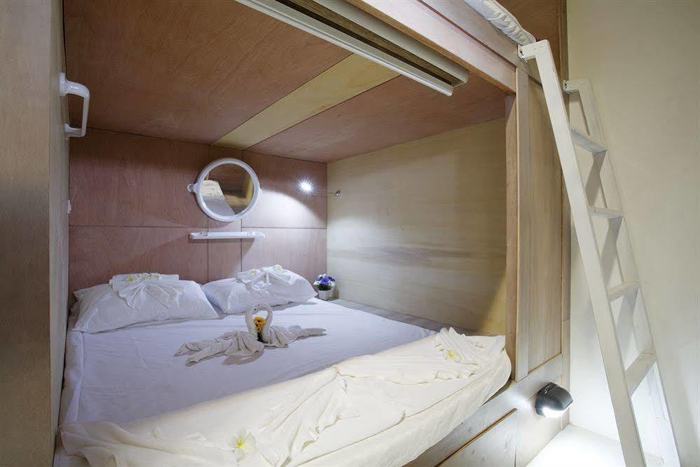 Capsule Hostel Patong Eksteriør billede