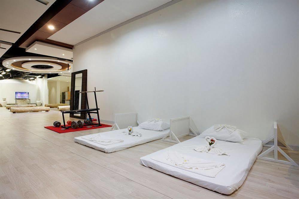 Capsule Hostel Patong Eksteriør billede