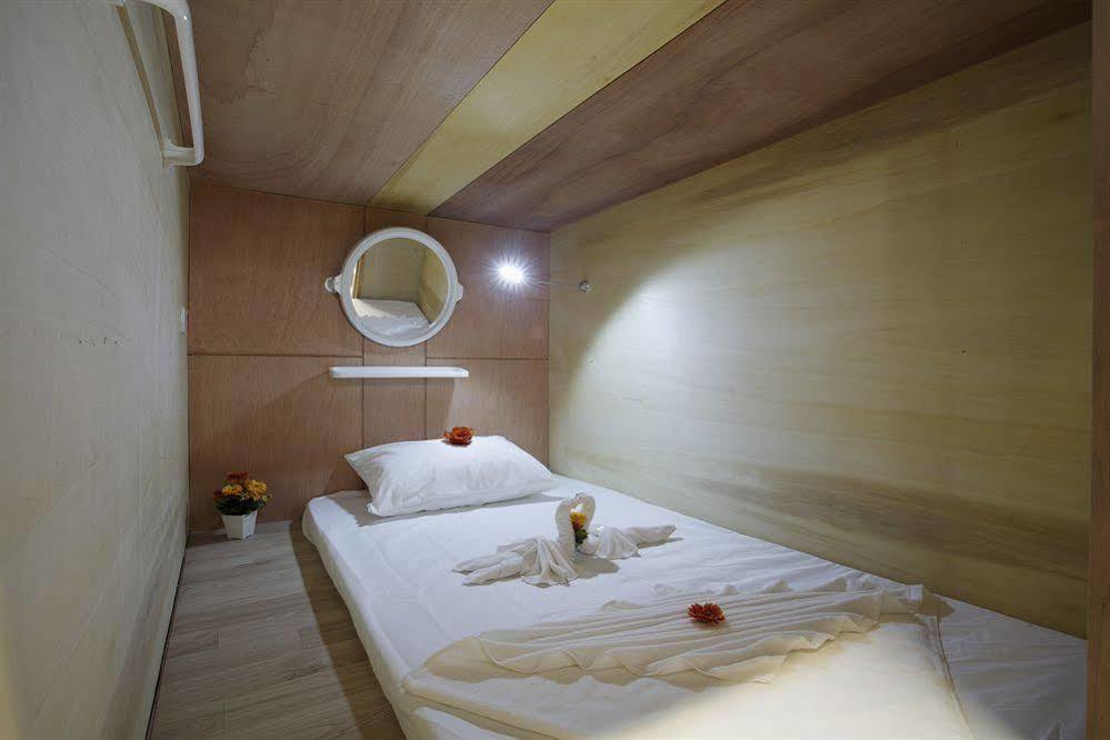 Capsule Hostel Patong Eksteriør billede